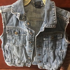 Osh Kosh Jean vest Size 6